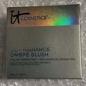 IT Cosmetics CC+ Radiance Ombre Blush - coral Flush